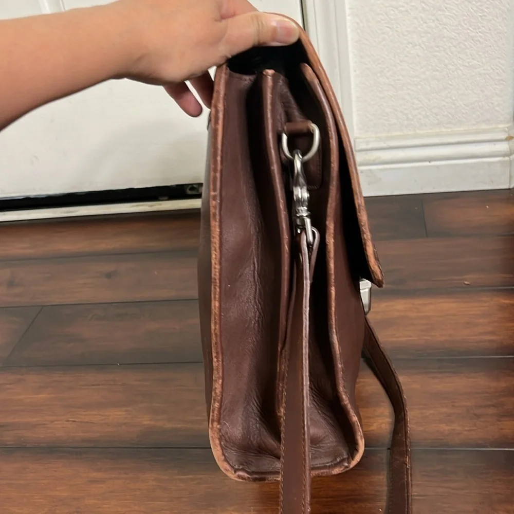 Denise Messenger‎ Shoulder Bag Full Grain Leather Made in USA Academia  Preppy